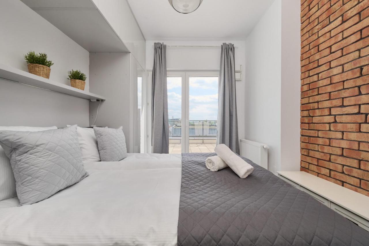 Stylish Kosciuszki Apartaments Near The Market Square With Free Garage Wroclaw By Noclegi Renters ภายนอก รูปภาพ