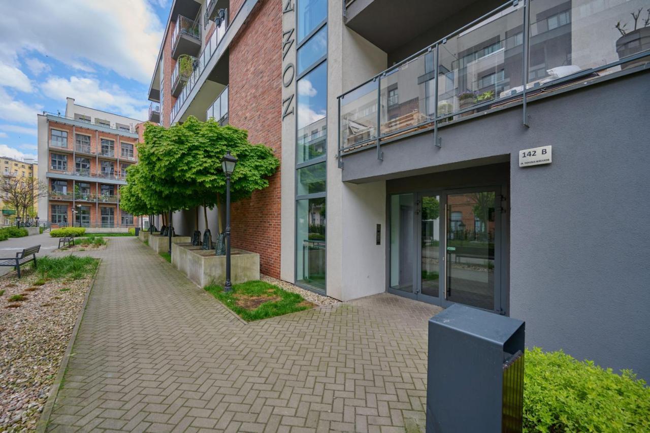 Stylish Kosciuszki Apartaments Near The Market Square With Free Garage Wroclaw By Noclegi Renters ภายนอก รูปภาพ
