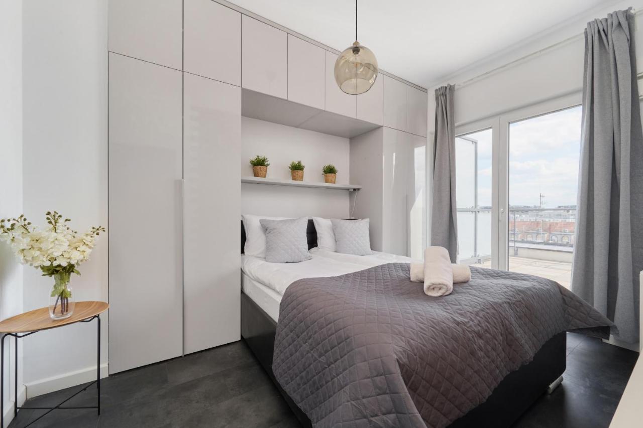 Stylish Kosciuszki Apartaments Near The Market Square With Free Garage Wroclaw By Noclegi Renters ภายนอก รูปภาพ