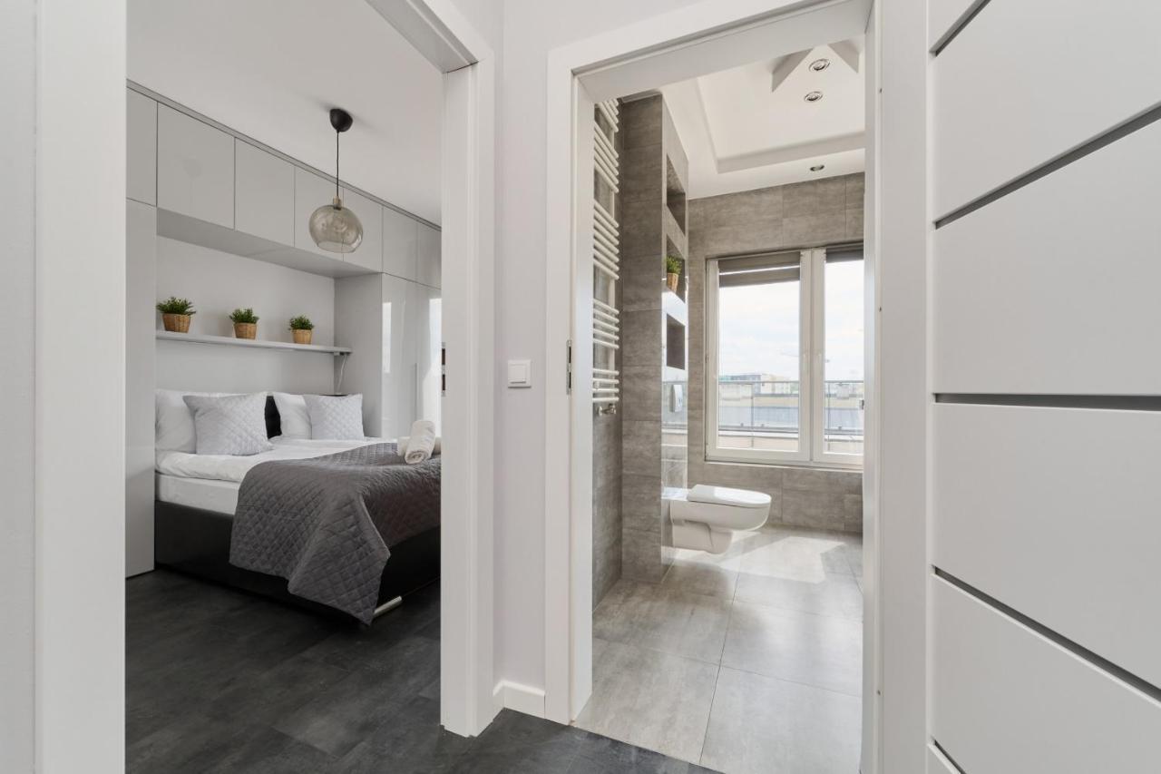 Stylish Kosciuszki Apartaments Near The Market Square With Free Garage Wroclaw By Noclegi Renters ภายนอก รูปภาพ