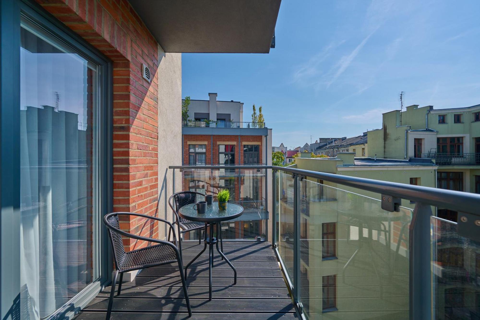 Stylish Kosciuszki Apartaments Near The Market Square With Free Garage Wroclaw By Noclegi Renters ภายนอก รูปภาพ