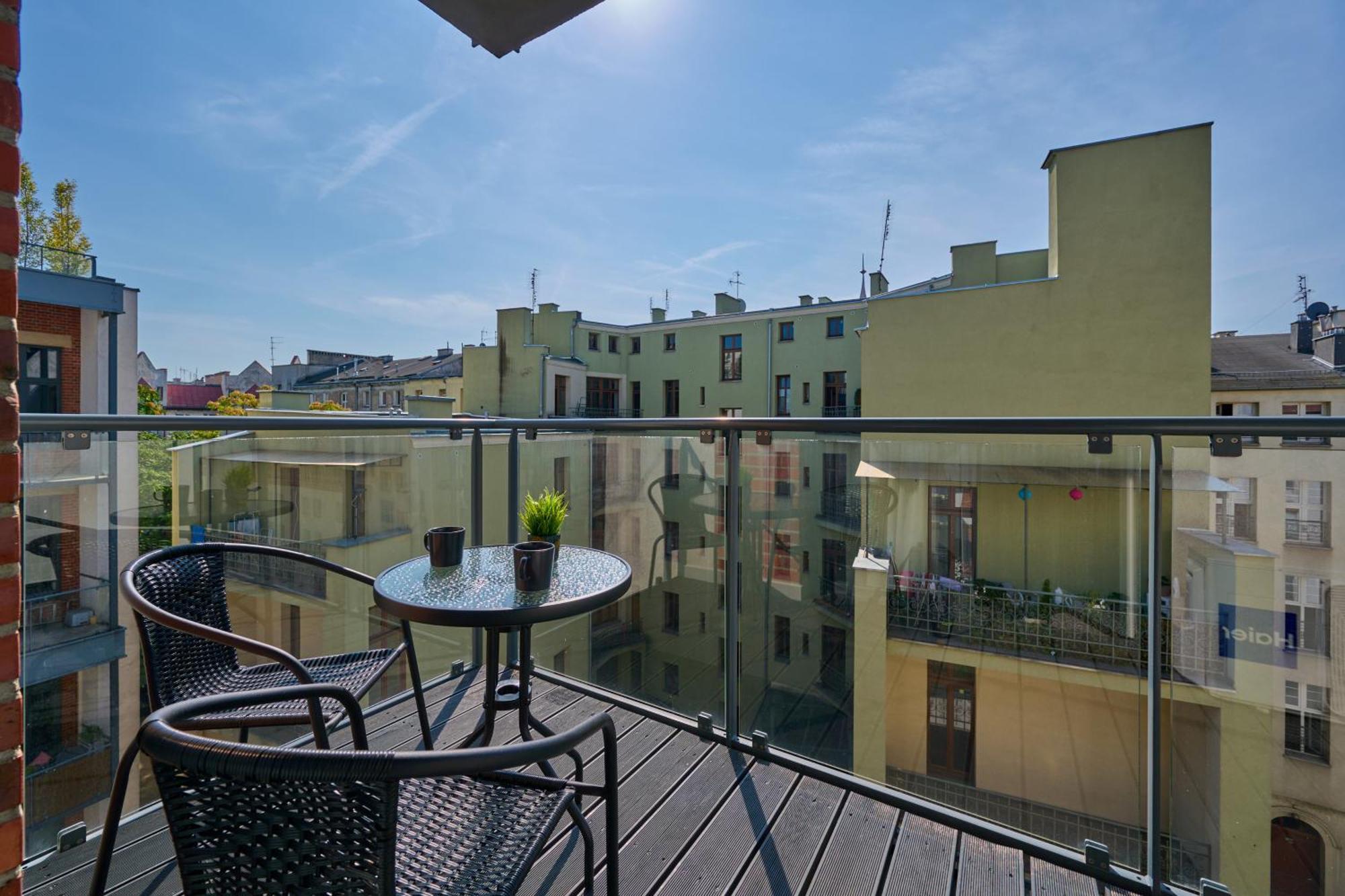Stylish Kosciuszki Apartaments Near The Market Square With Free Garage Wroclaw By Noclegi Renters ภายนอก รูปภาพ